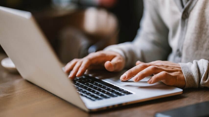 A person working on their affiliate marketing content ideas.