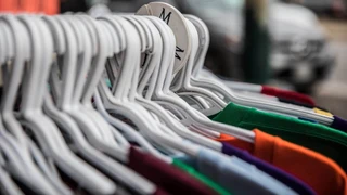 The best place to sell t-shirts online: A quick guide for 2026