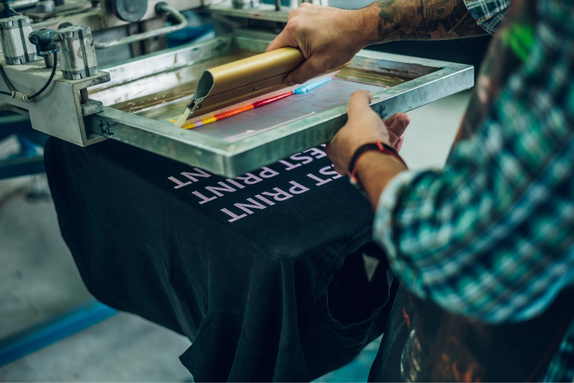 Print on Demand vs do-it-yourself printing: How to choose the right business model
