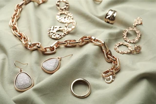 How to sell jewelry on Etsy: The 2026 guide