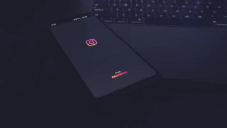How to start an Instagram t-shirt business: Full guide (2026)