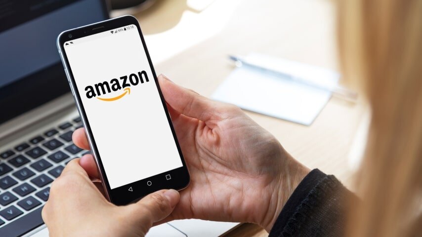 A person learning what Amazon SEO is.