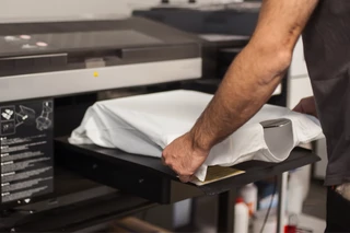 DTG printing: Quick guide to direct-to-garment (2026)