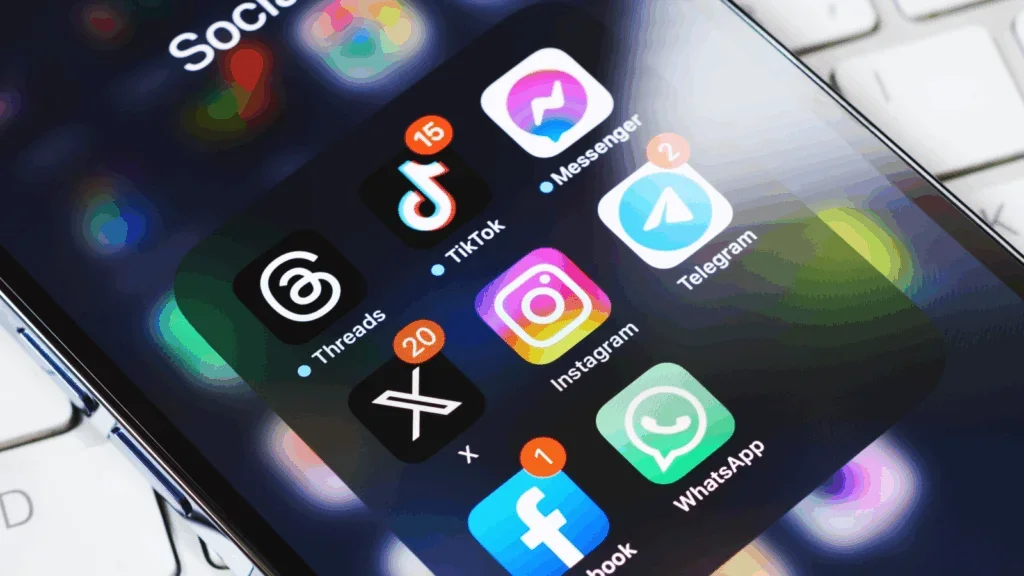 Infographic illustrating steps to effectively use Instagram for business marketing and engagement strategies.