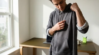 How to secure 5-figure bulk apparel contracts with local brands