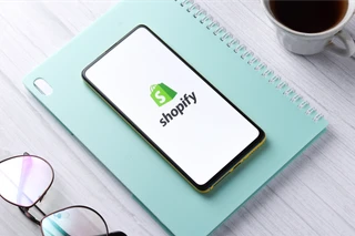 How to start a Shopify t-shirt business – The ultimate guide (2026)