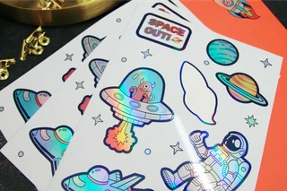 Kiss-cut vs die-cut: Which sticker option fits your needs?
