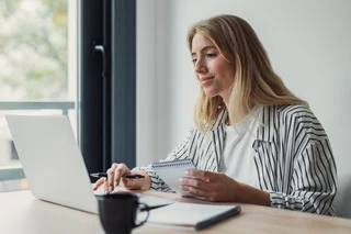 Product variants explained: A guide for print-on-demand sellers