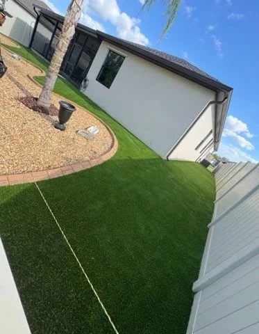 Palm Garden Turf Border