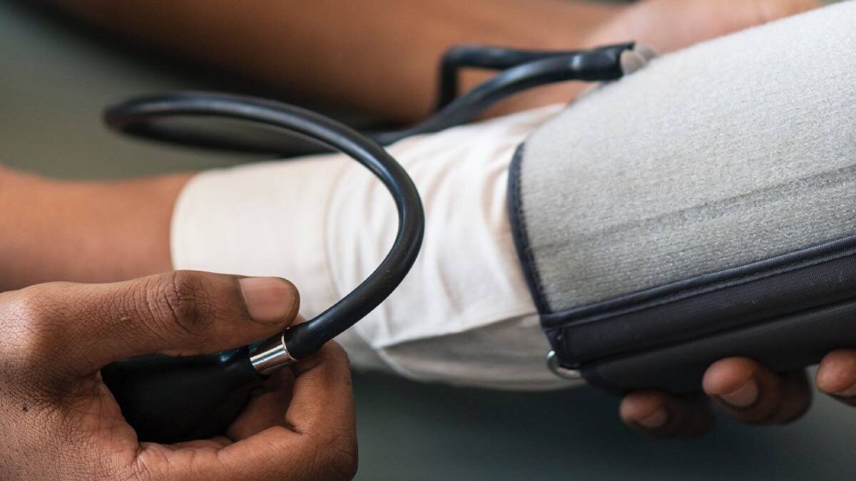 Measuring blood pressure