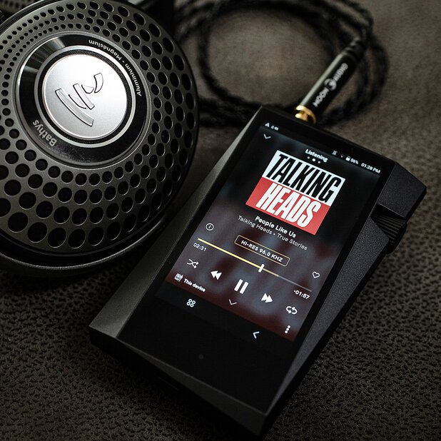 astell&Kern digital audio player with focal bathys headphones