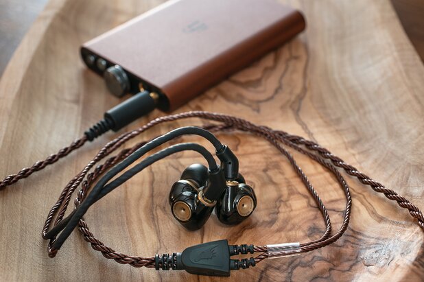 ifi audio hip dac 3 with moon audio bronze dragon iem cable