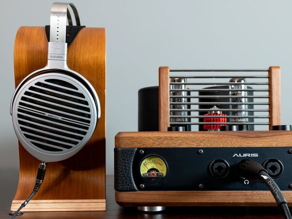 HiFiMan SUSVARA Headphones next to amplifier
