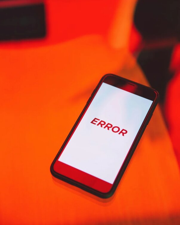 Smartphone displaying Error on the screen 