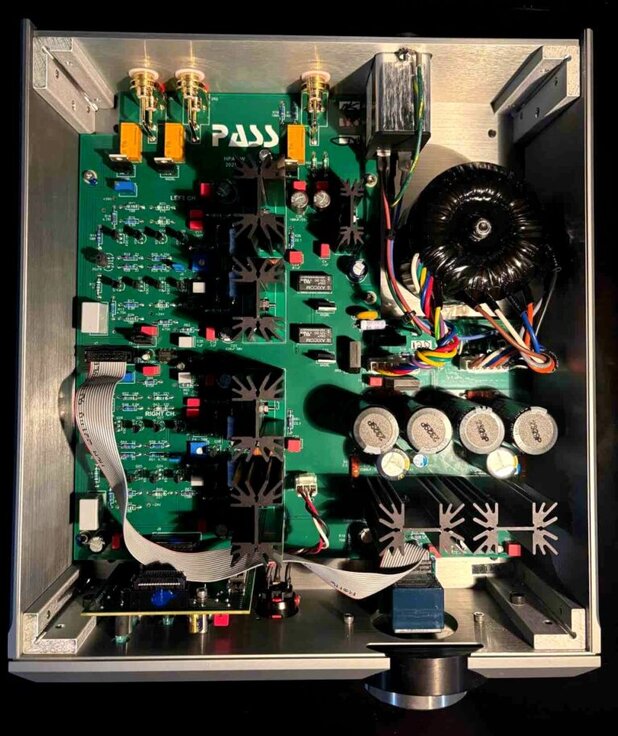 Pass Labs HPA-1c Headphone Amplifier internal componentry 