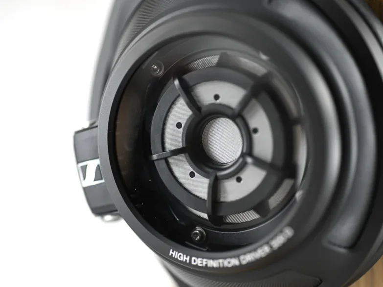 HD 820 diaphragm close up