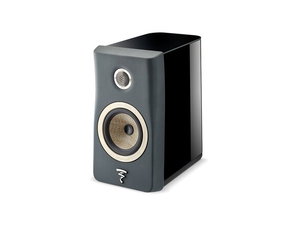 Focal Kanta N1 in black on white background