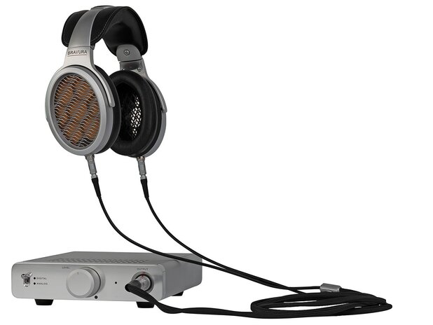 Warwick Acoustics BRAVURA Headphone System with headphones and amplifier 
