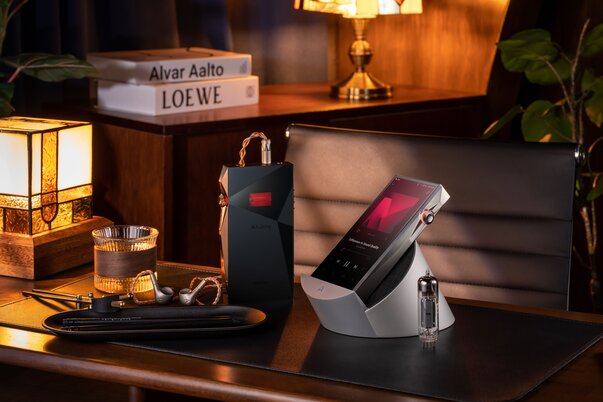 Astell&Kern SP4000T DAP on docking cradle