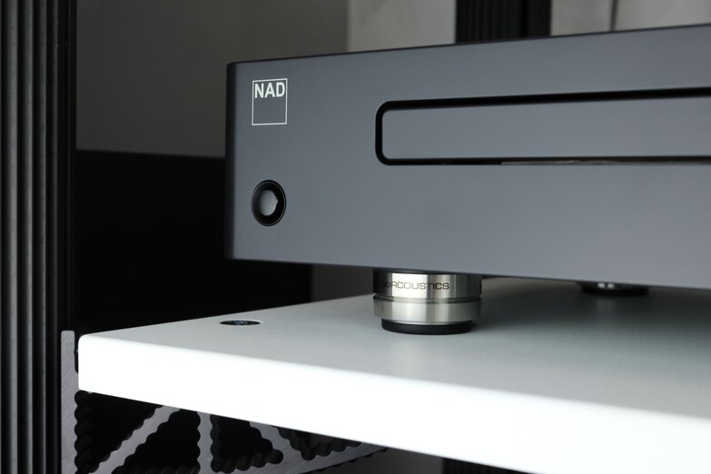 orea indigo isolation foot under cd player left view