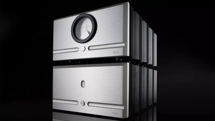 Pass Labs XS300 Amplifier