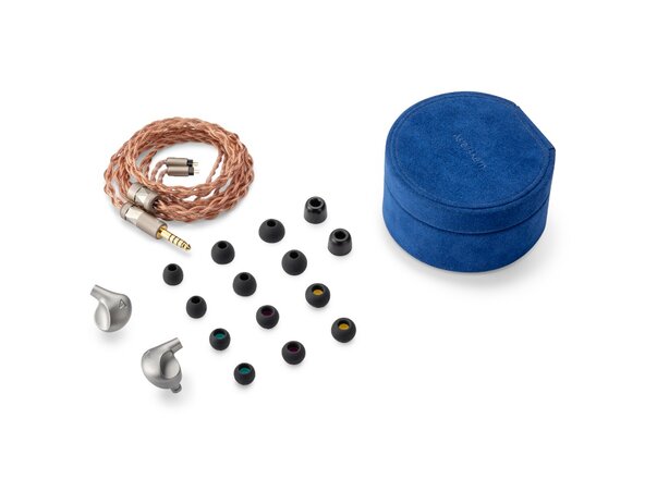 Astell&Kern Luna IEMs packaging contents