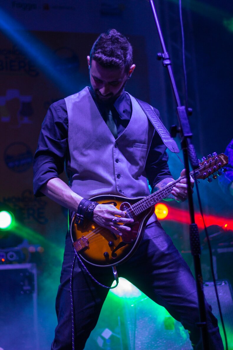 rock mandolin player