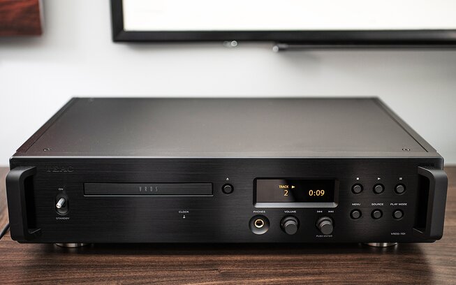 TEAC VRDS-701 CD Player front panel 