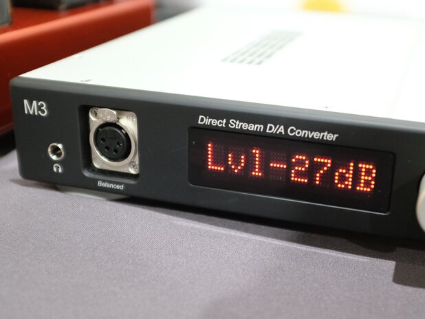 Bricasti M3h DAC display 