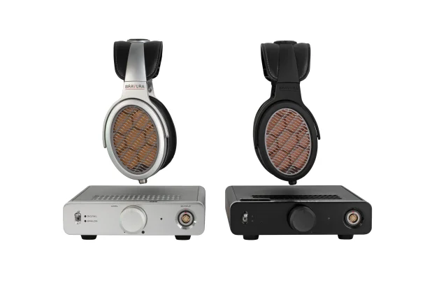 Warwick Acoustics BRAVURA Headphone System with amplifier and headphones silver and black color options