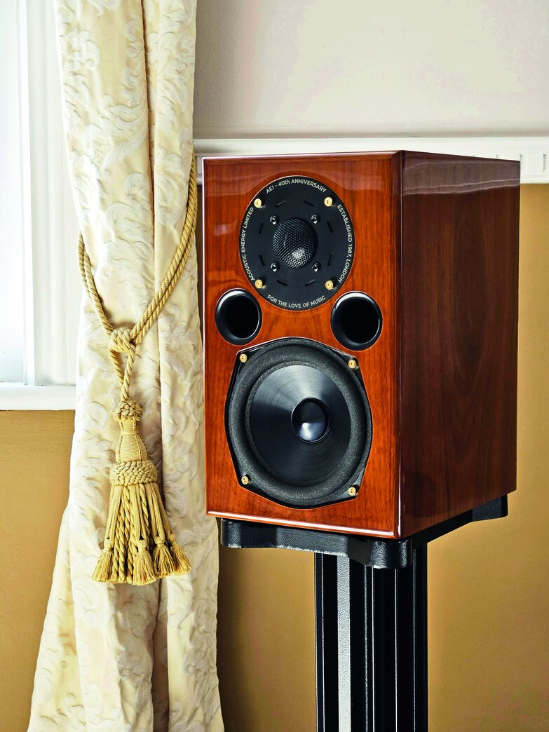  woodem AE1 Speaker on stand