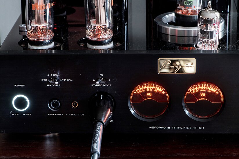 Cayin HA-6A Tube Headphone Amplifier front panel display 