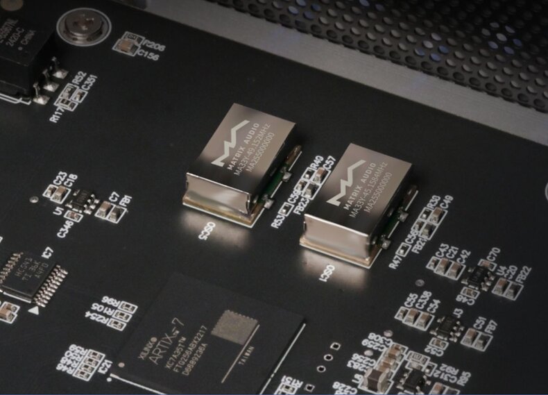 dual femoseciond clock inside Tt-1