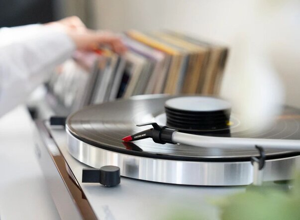 Ortofon Concorde Phono Cartridge on turntable