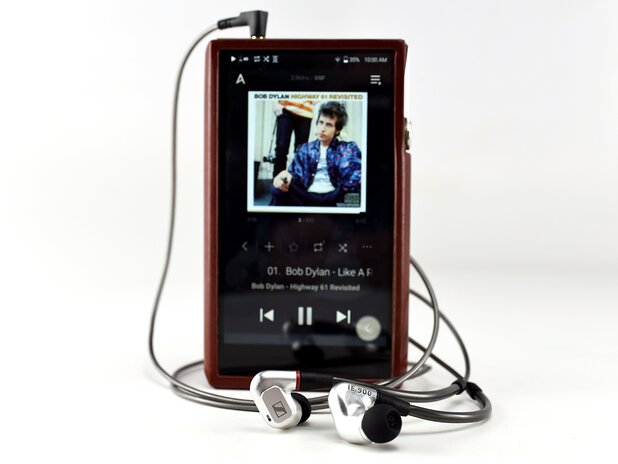 Sennheiser IE900 IEMs with Astell&Kern SP2000 DAP