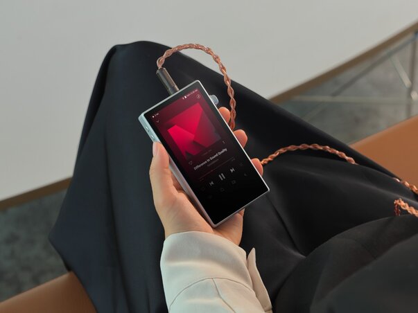 Astell&Kern PD5 DAP held in someone's left hand 