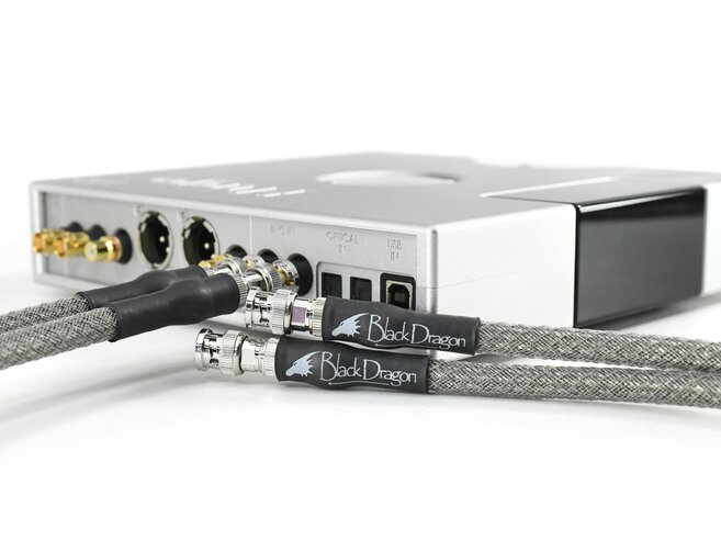 hugo tt 2 dac with black dragon digital coax cable