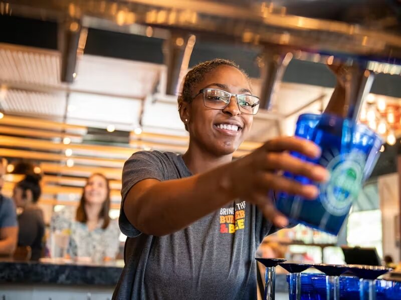 Chili's bartender pouring up a Presidente margarita. 