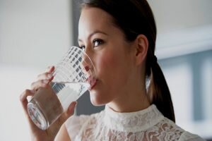 Agua de la mejor calidad y con propiedades únicas con un alcalinizador Rotoplas