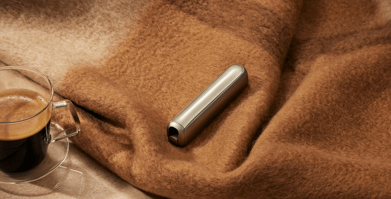 Descoperă silueta slim și elegantă a noului Ploom AURA