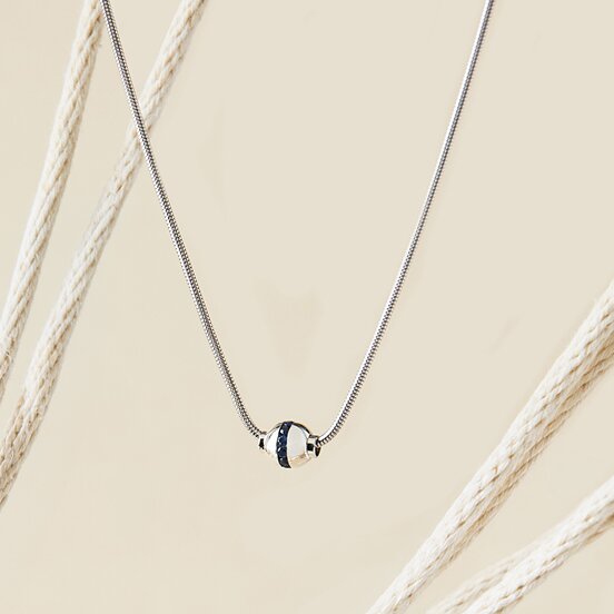 Cape Cod necklace category featuring a silver necklace with a signature bead pendant and nautical rope styling.