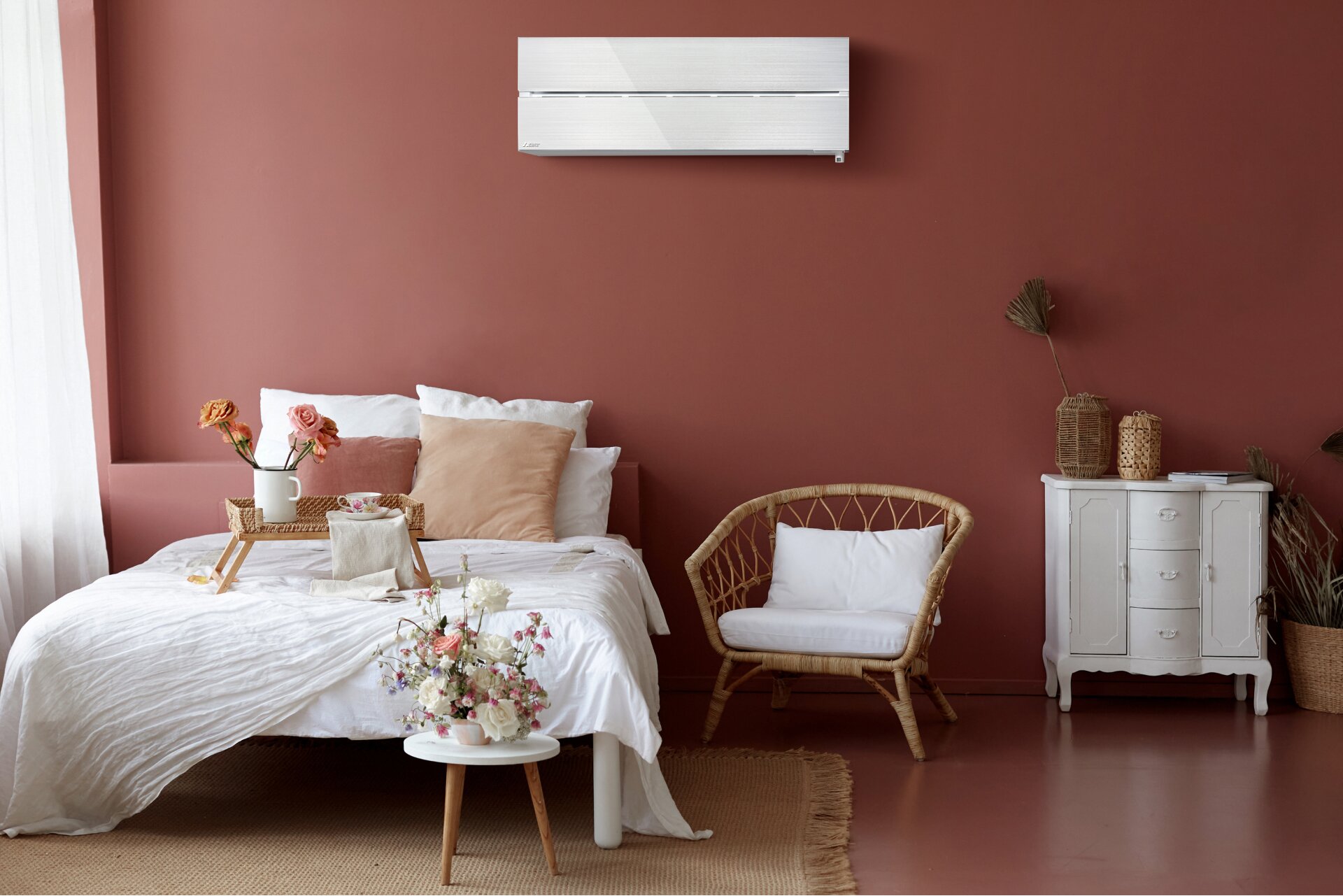 LN35 Black Diamond HyperCore® Smart High Wall Heat Pump