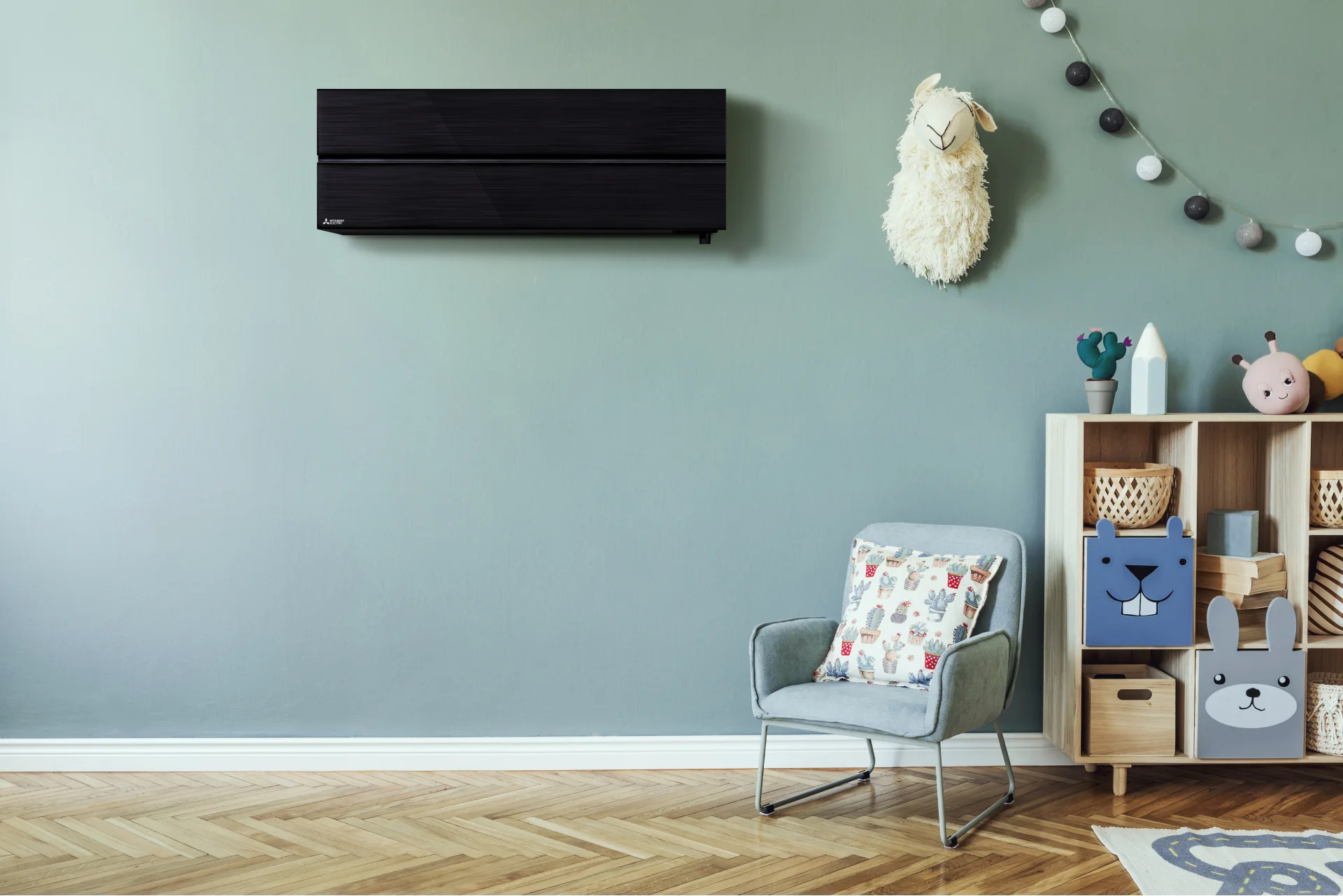 LN25 Black Diamond HyperCore® Smart High Wall Heat Pump