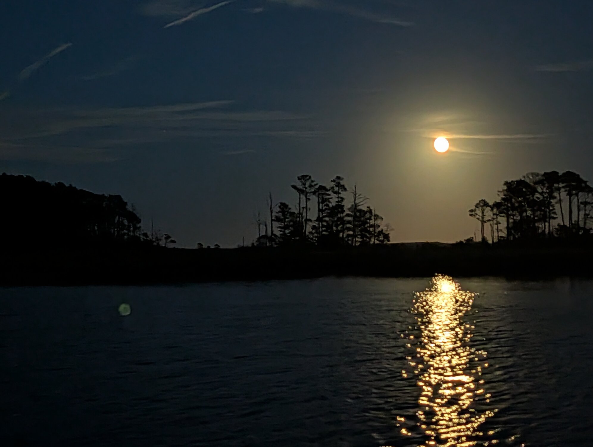 Adventure and day trip full moon kayak tour things to do for couples in ocean city md