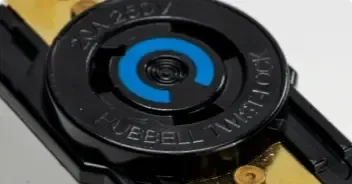 EdgeConnect Twist-Lock Device
