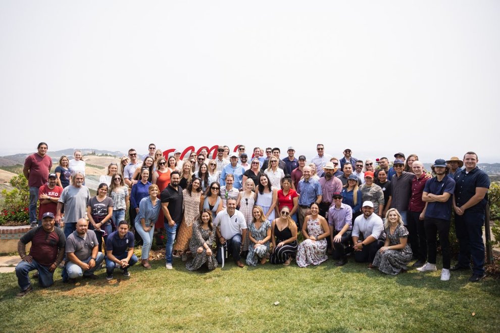 The DAOU team of employees at the Estate