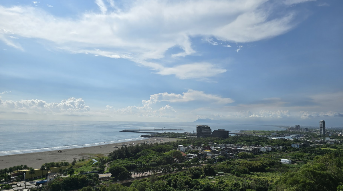 View of Toucheng Township (頭城鎮) from a hill