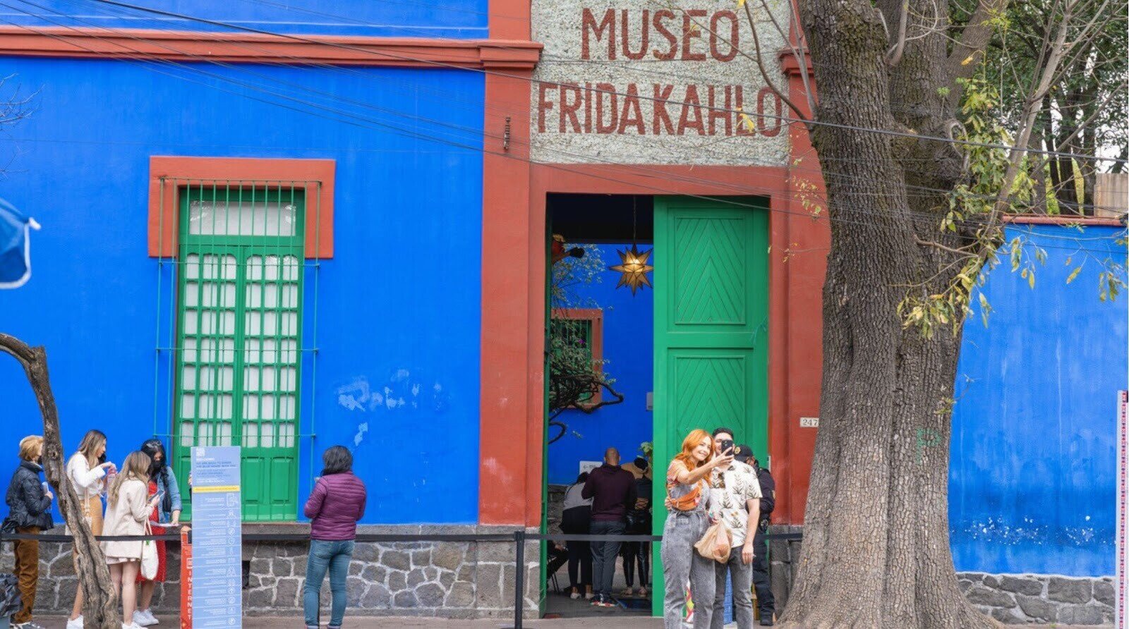 12 de fevereiro de 2022: em frente ao Museu Frida Kahlo, em Coyoacán.