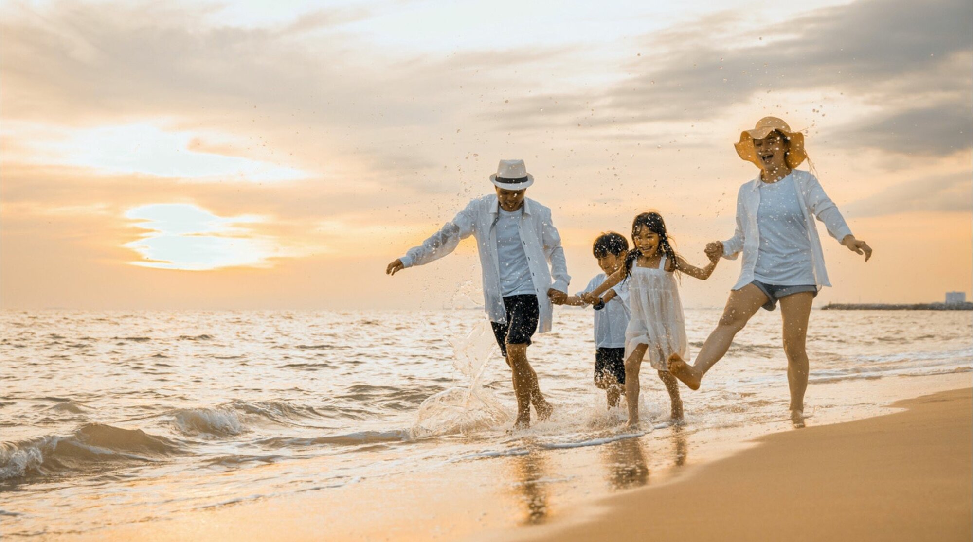 Familia em la Playa - Internet para familias viajeras