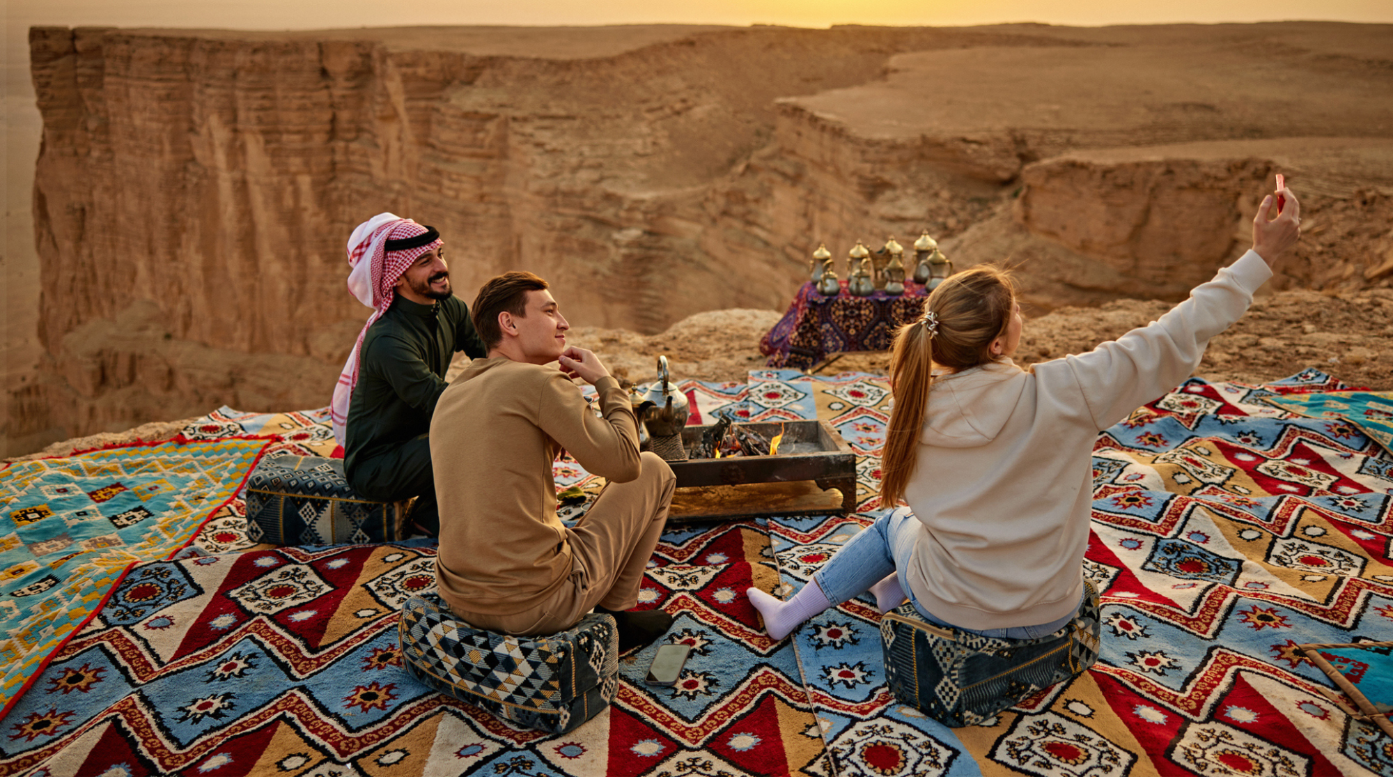 Selfie di gruppo ai confini del mondo